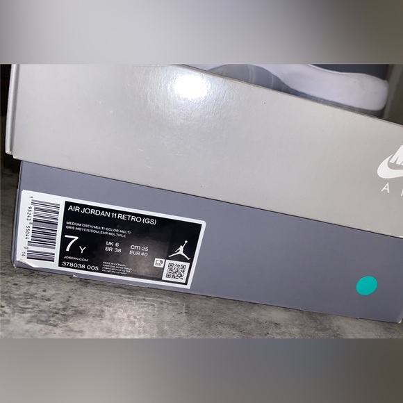 Air Jordan 11 Cool Greys